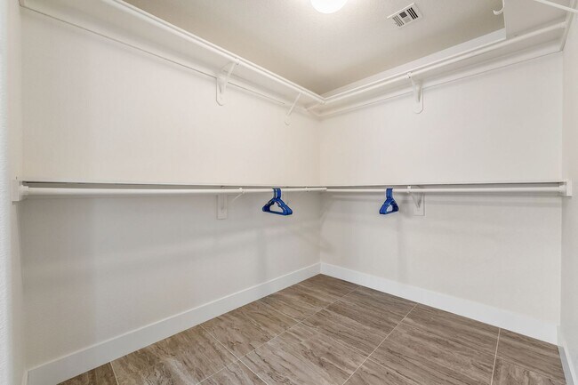 Building Photo - 104 Appian Way