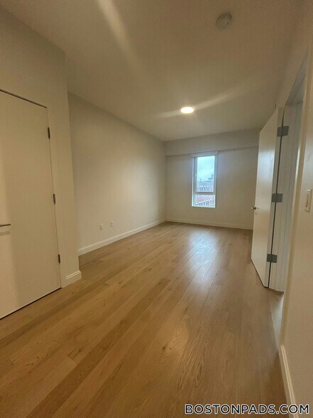 Building Photo - 55 Brighton Ave