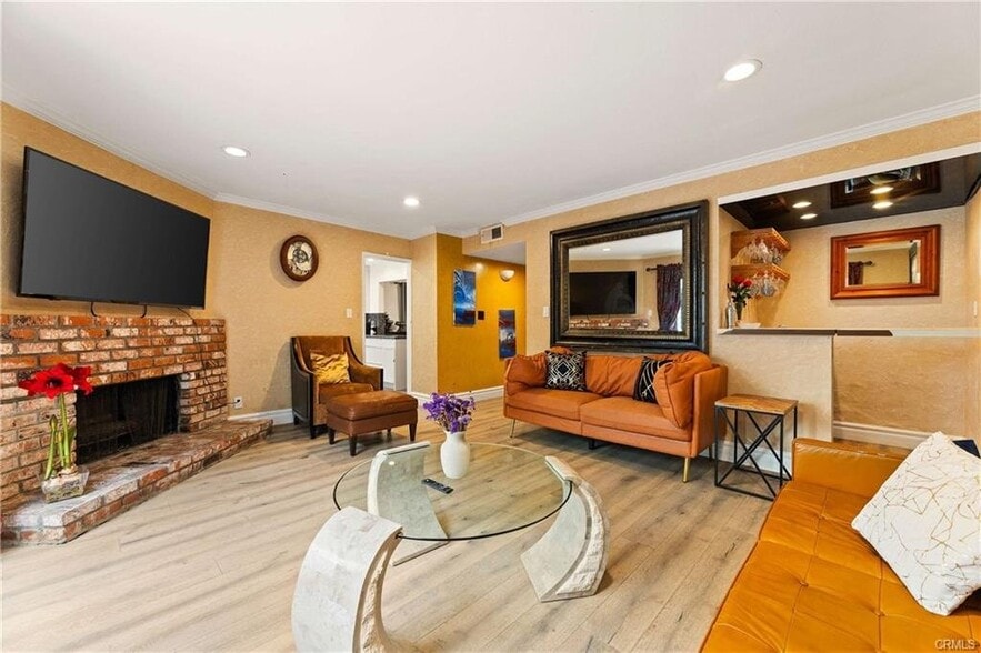 Building Photo - 4007 Alta Mesa Dr