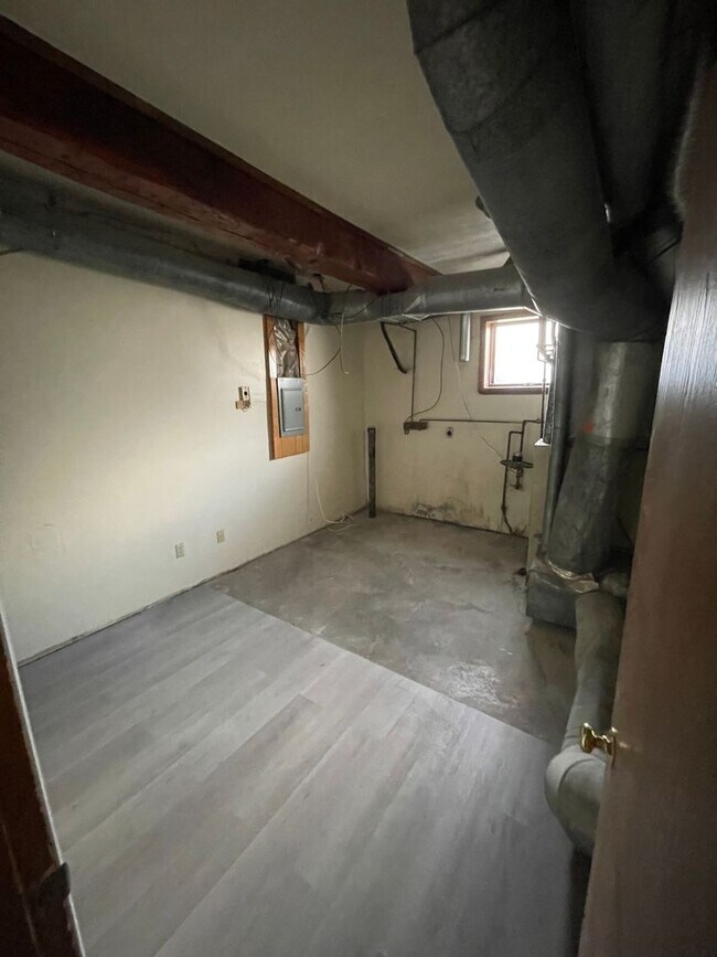 Building Photo - (22) 98-100 Woodruff Avenue