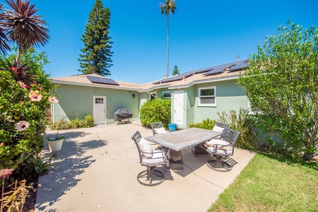 Building Photo - 20092 Bayview Ave