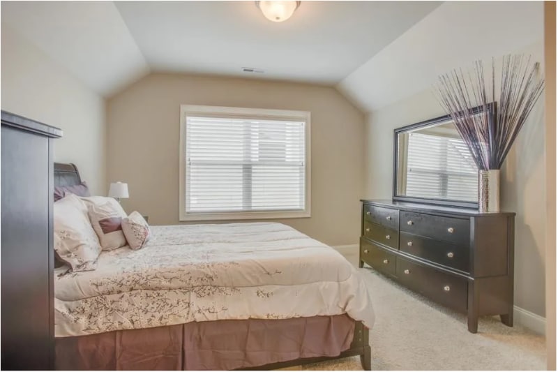 Building Photo - 147 Hobbs Dr