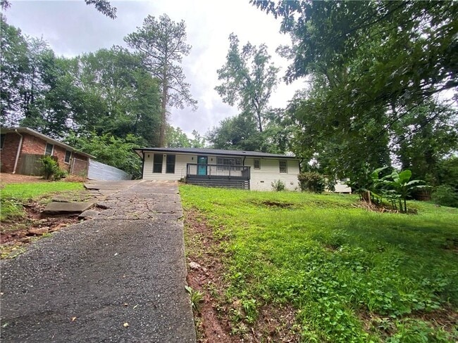 Primary Photo - 105 Paris Ln