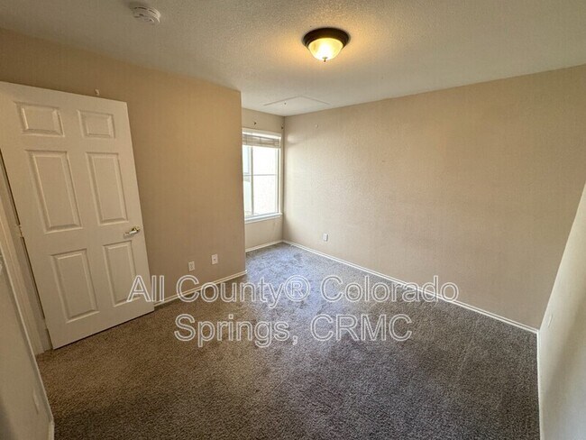 Building Photo - 3975 Riviera Grove