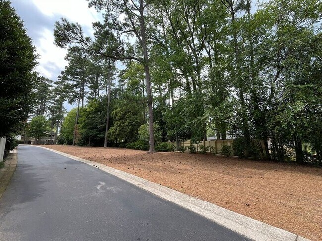 Building Photo - 535 Guilford Cir