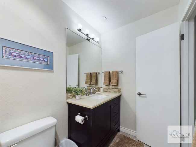 Building Photo - Gorgeous Ground Level Condo at Los Arroyos across from Hospital