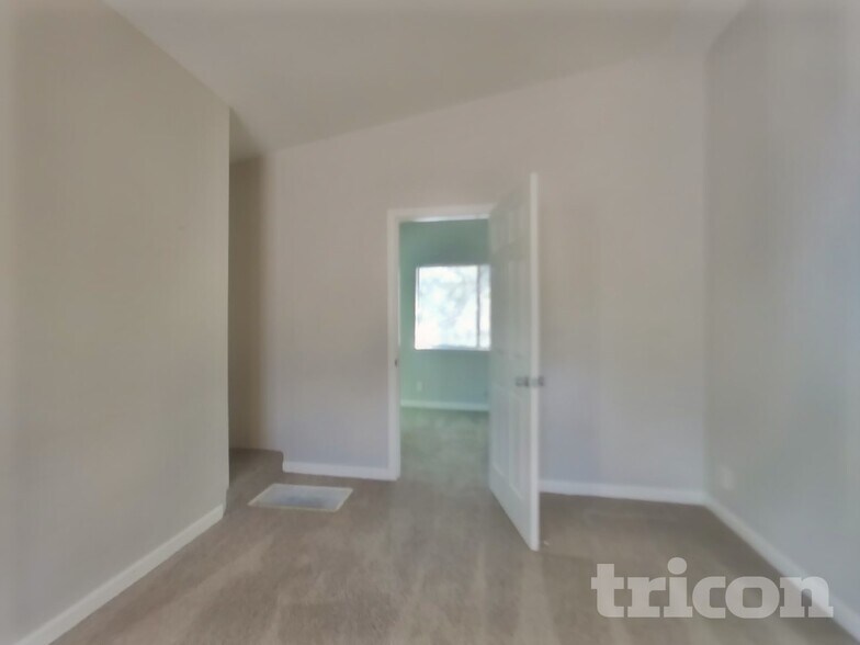 Building Photo - 1165 Buena Vista Ave