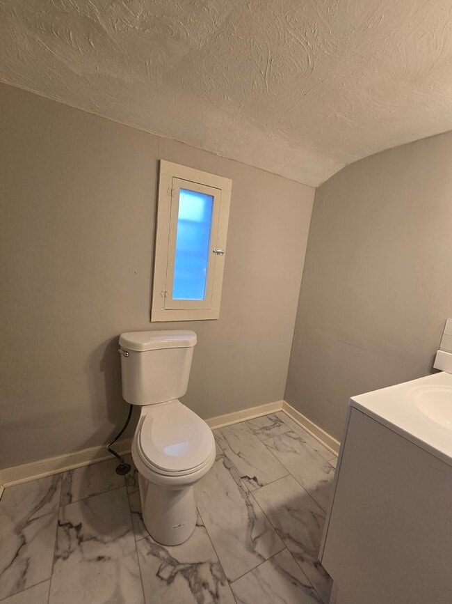 Building Photo - 1 bedroom 1 bathroom