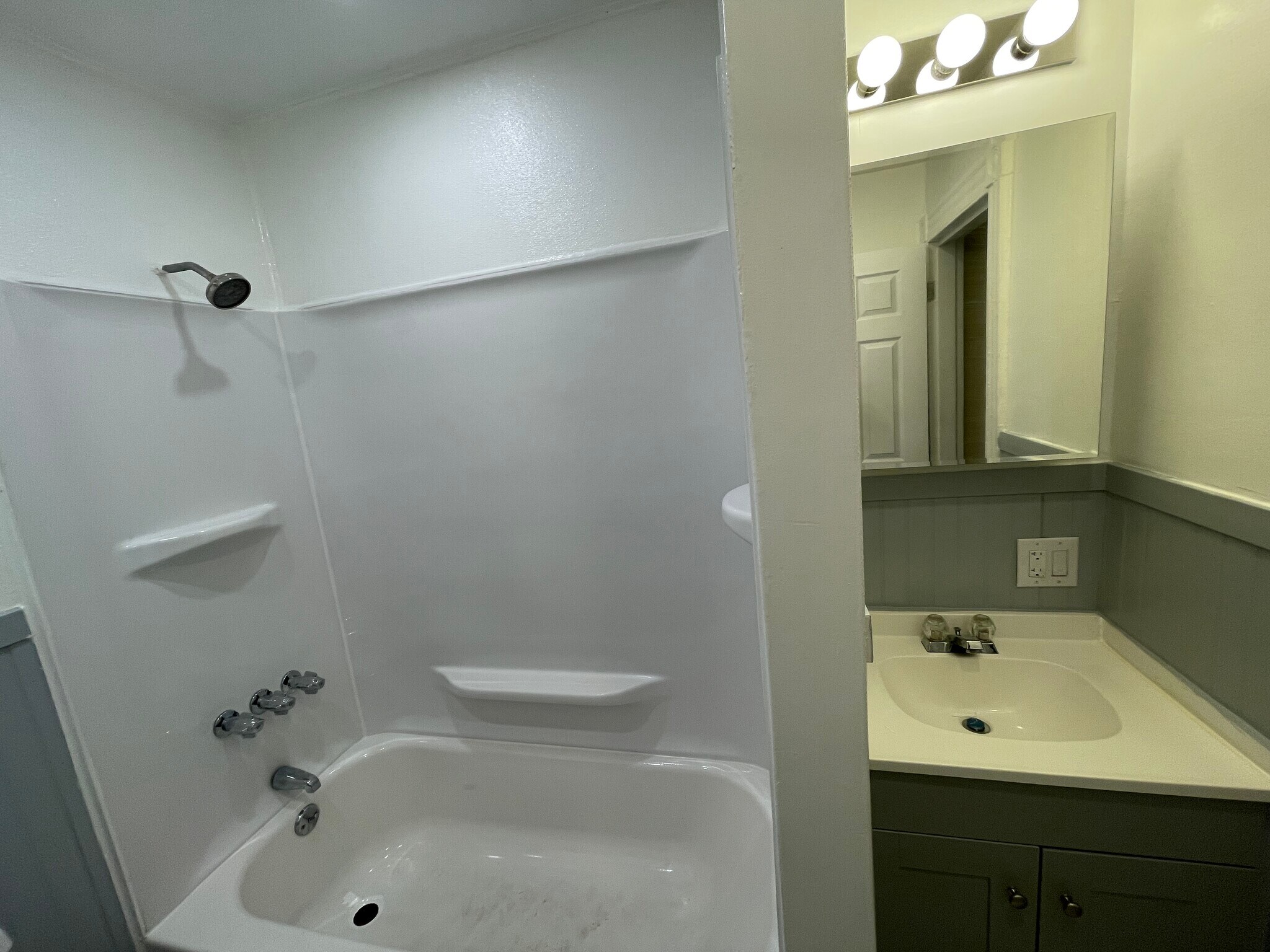 Building Photo - 50 Lawrence St