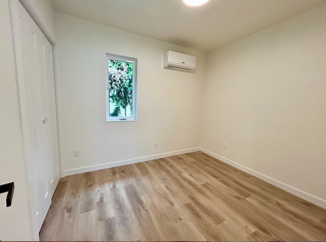 Building Photo - West Seattle/Pigeon Point Home