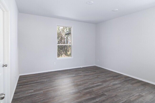 Building Photo - 870 Omeara