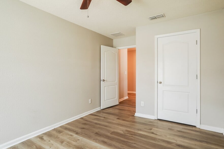 Building Photo - 3426 Canyon Falls Dr
