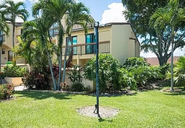 Building Photo - 4000 Del Rio Way