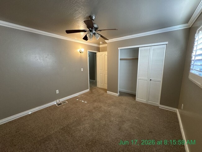 Building Photo - 2601 S Kloth Dr