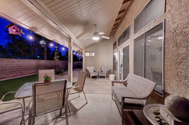 Building Photo - Henderson Single-Story Gem with Gas Firepl...