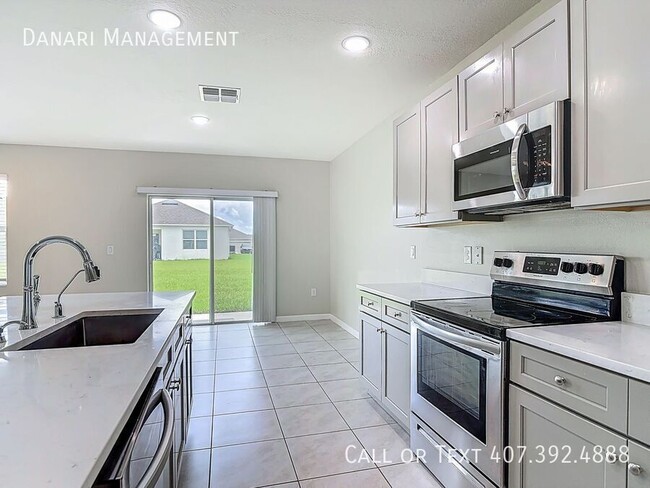 Building Photo - 3975 Silverstream Terrace