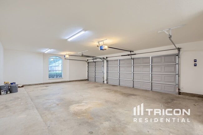 Building Photo - 122 Freedom Ct