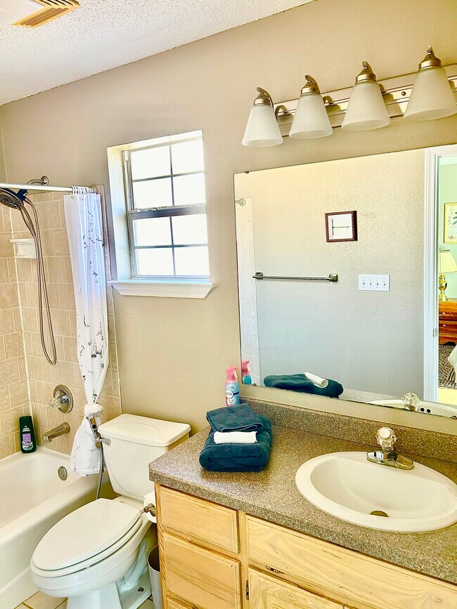 Building Photo - 4706 Dentcrest Dr