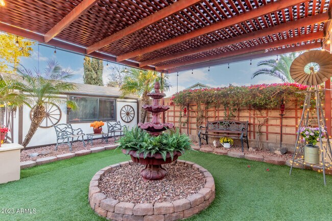 Building Photo - 10853 W Manzanita Dr