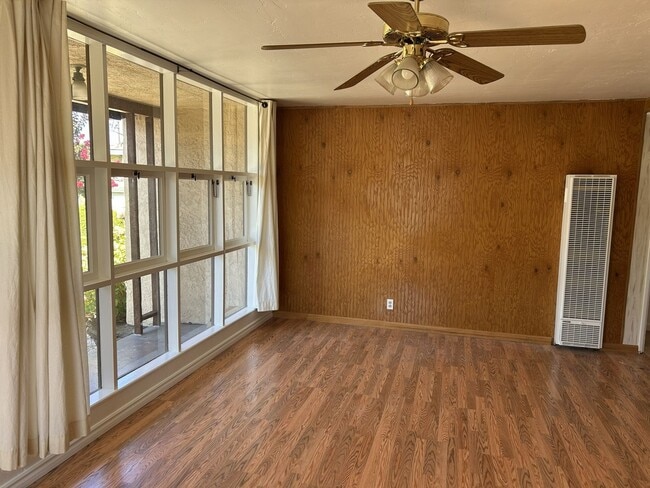 Building Photo - 45 Myrtle Ct