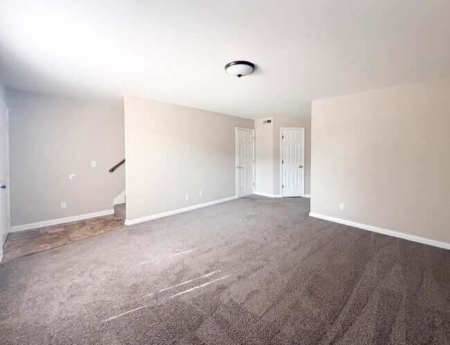 Building Photo - 42 Eastgate Cir