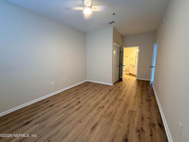 Building Photo - 7990 Baymeadows Rd E