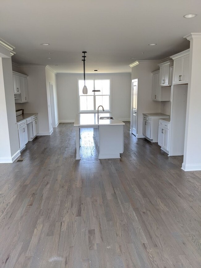 Building Photo - Luxury Townhome - Williamson County