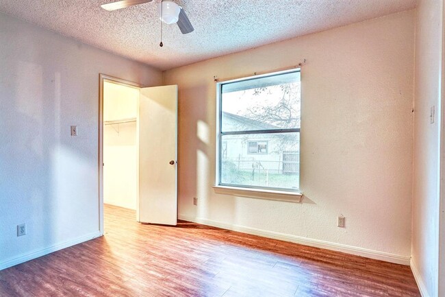 Building Photo - 106 Hughson Ct