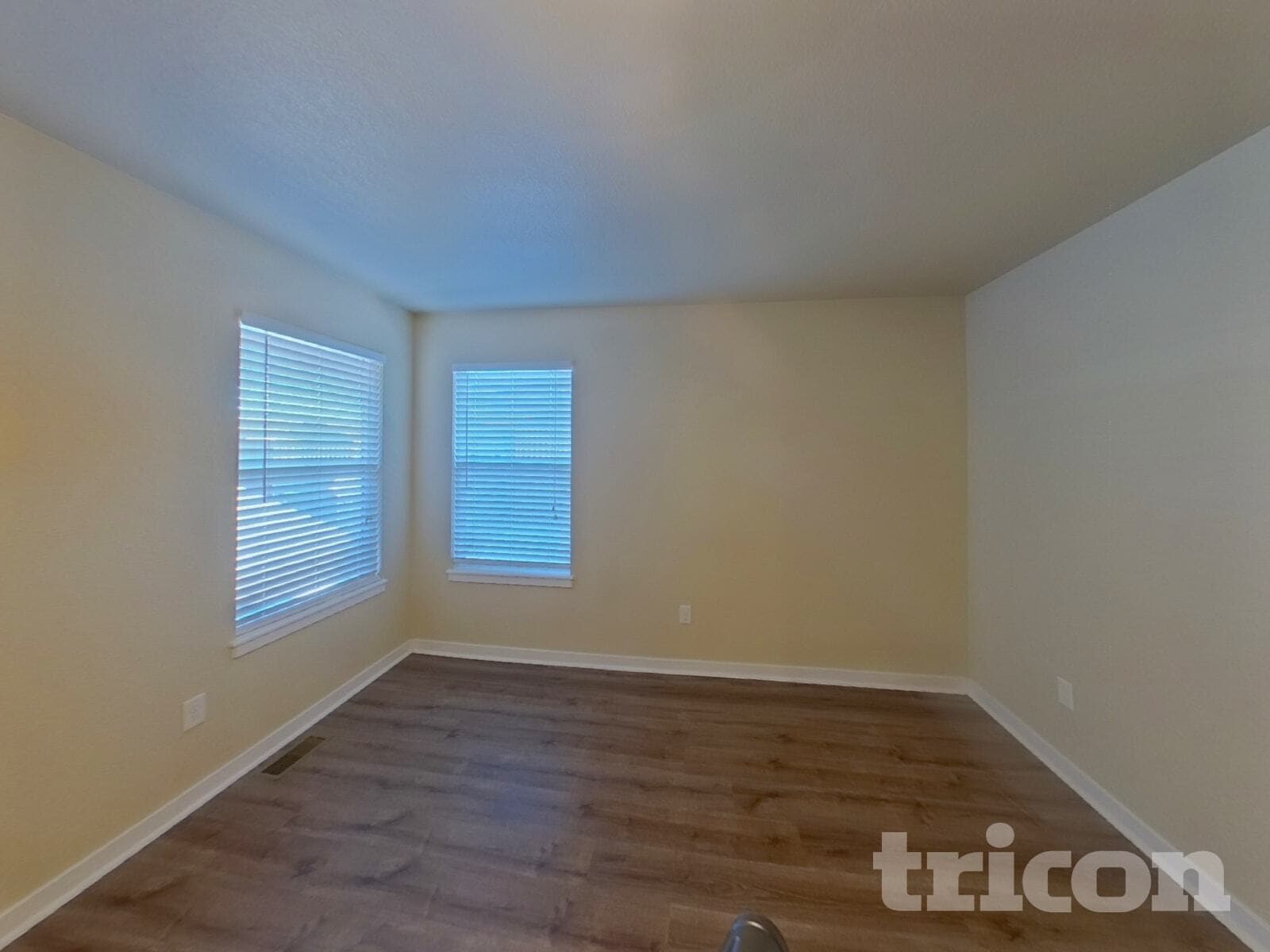 Building Photo - 2482 Ellingwood Dr