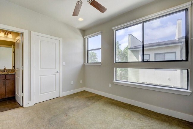 Building Photo - 304 W Alpine Rd