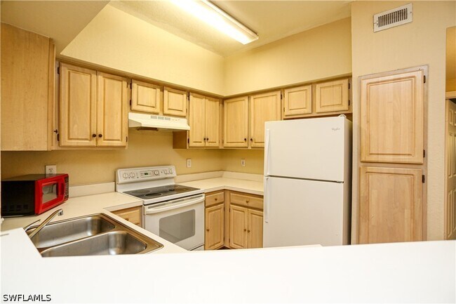 Building Photo - 23640 Walden Center Dr