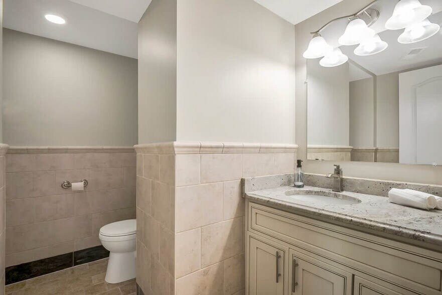 Building Photo - 45 Rhode Island Ave NE