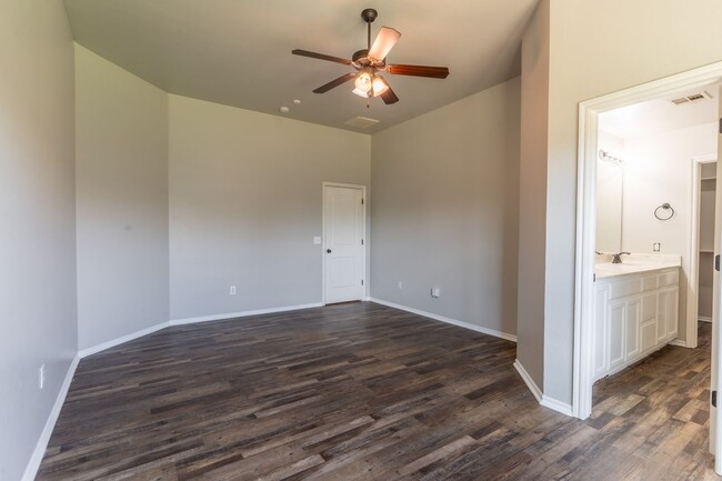 Building Photo - Rent to Own in Edmond!