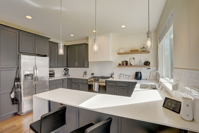 Building Photo - 124 Homer Ave SW