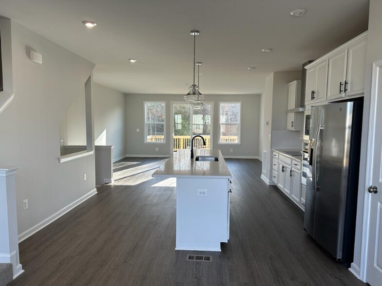 Building Photo - 619 Rivanna Hl Rd