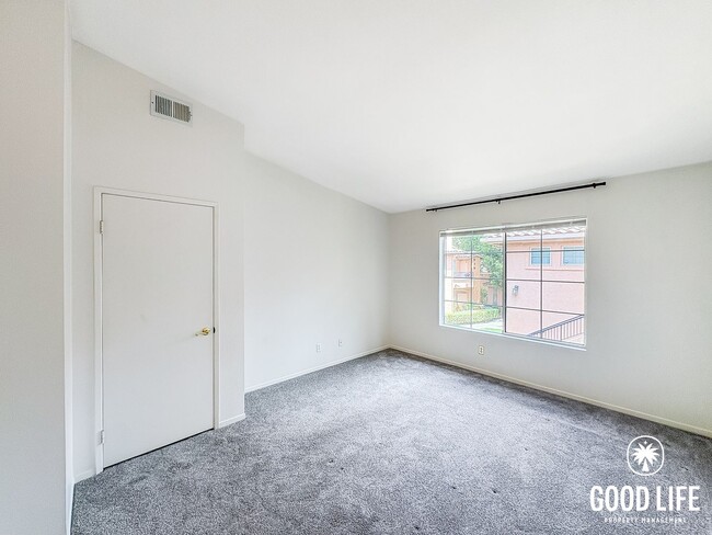 Building Photo - SD: Spacious 2B/2BA Rancho Bernardo Condo with Balcony, W/D & Pool Access