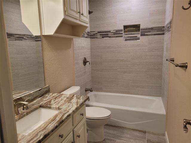 Building Photo - 3625 Longbow Ln