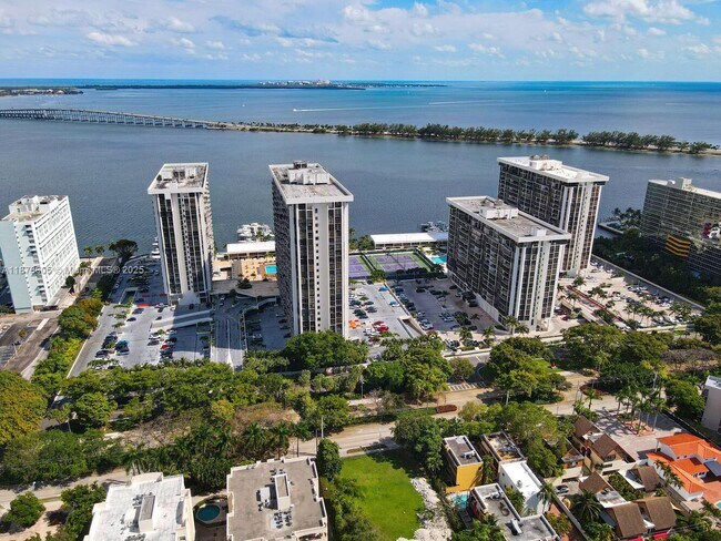 Building Photo - 1915 Brickell Ave