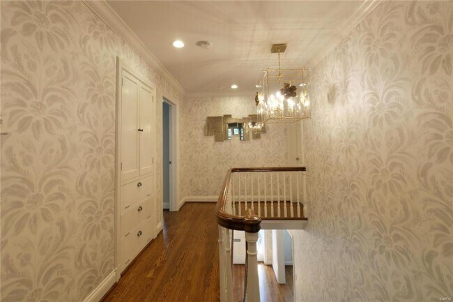 Building Photo - 937 S Bemiston Ave