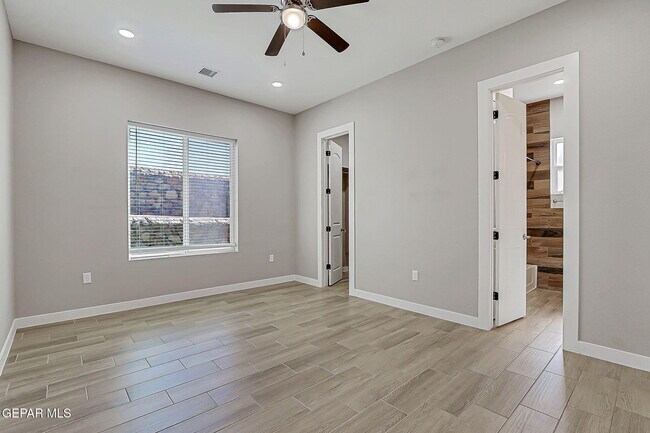 Building Photo - 1031 Vinton Ave