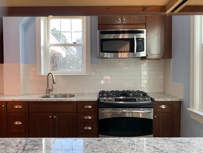 Building Photo - 524 Whittier St NW