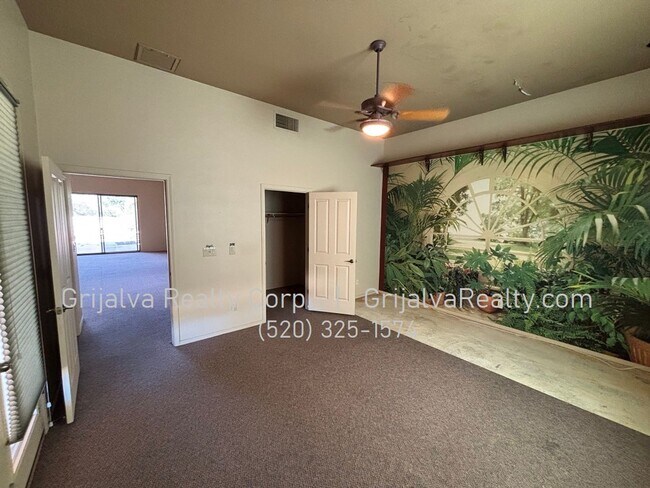 Building Photo - Huge Retreat Style Property for Rent in Central Tucson (Ft Lowell/Campbell)