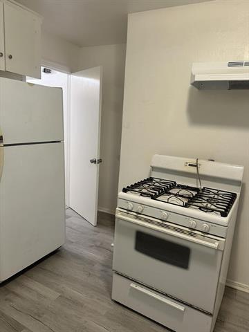 Building Photo - 3203 Bertrand Ave