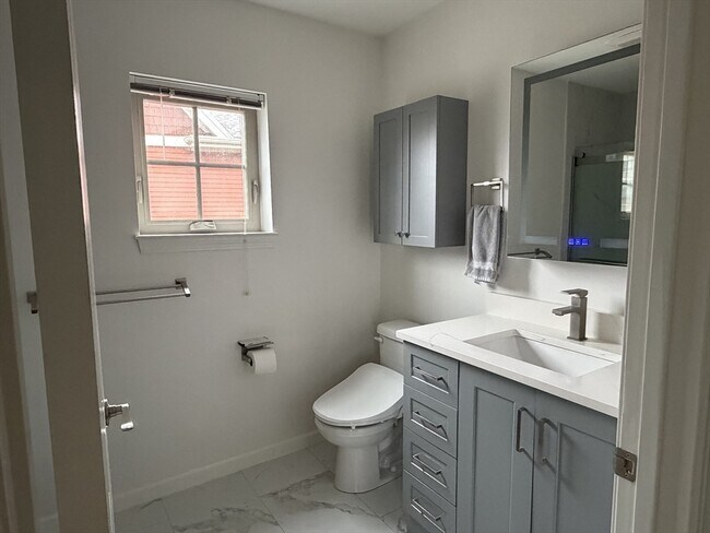 Building Photo - 2009 Symmes Cir