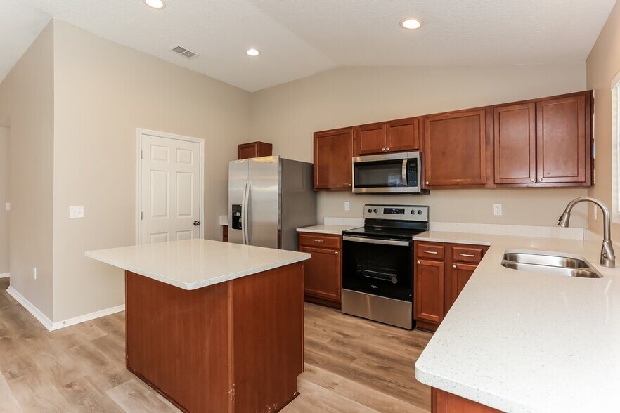 Building Photo - 3801 Ellaville Ct