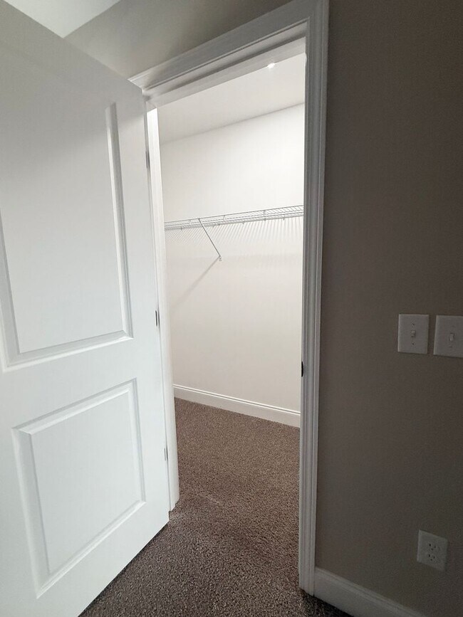 Building Photo - 5202 Oak Pt Ct