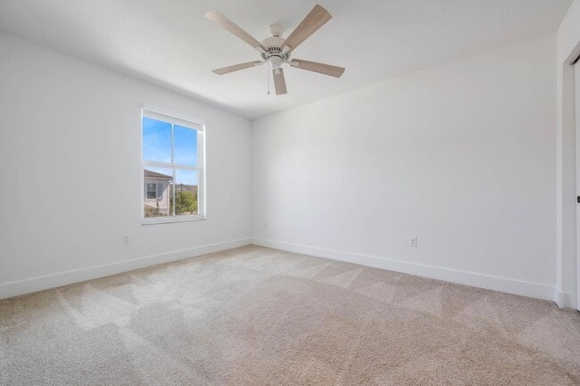 Building Photo - 210 Preserve Trl S