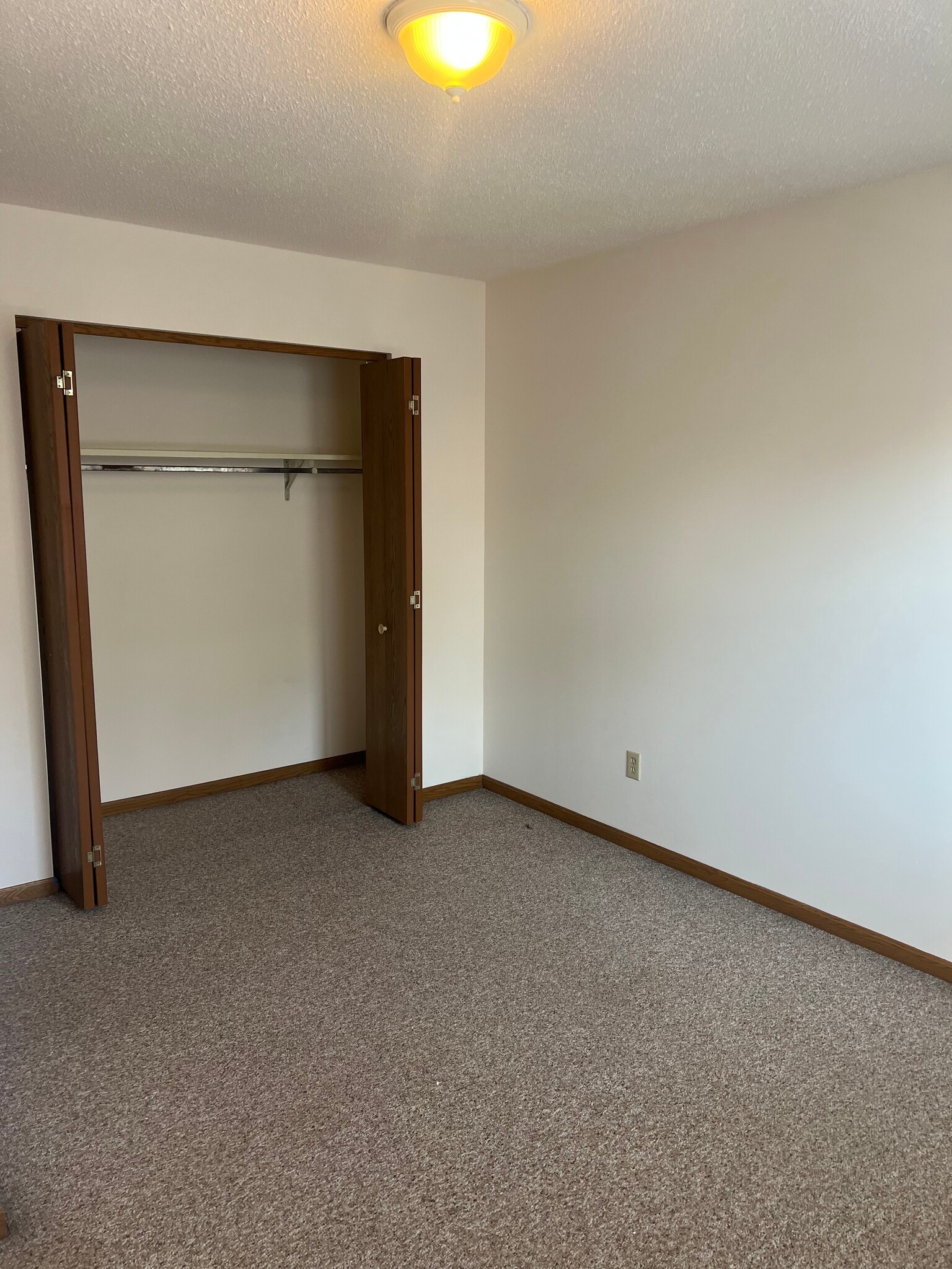 Building Photo - 4024 Canterbury Dr