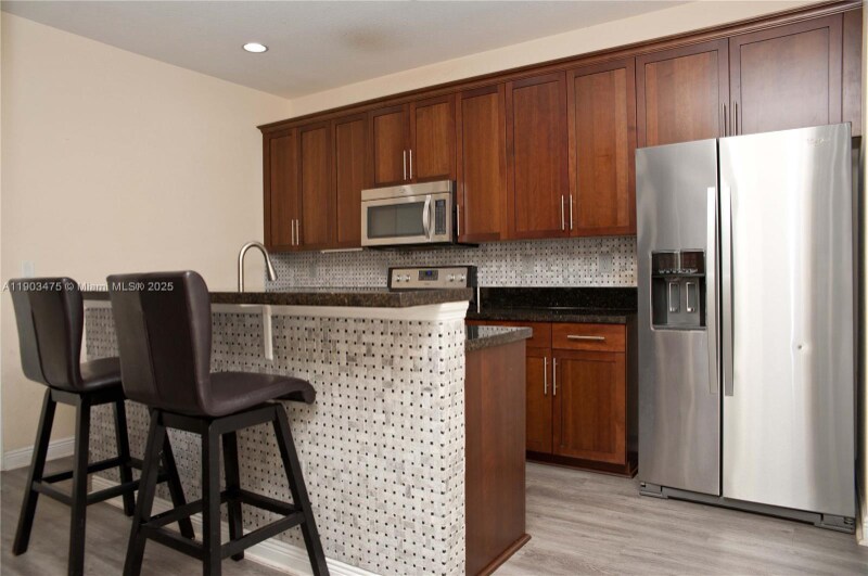 Building Photo - 4620 SW 15th St