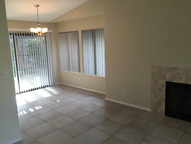 Building Photo - Beautiful 3 bedroom home!